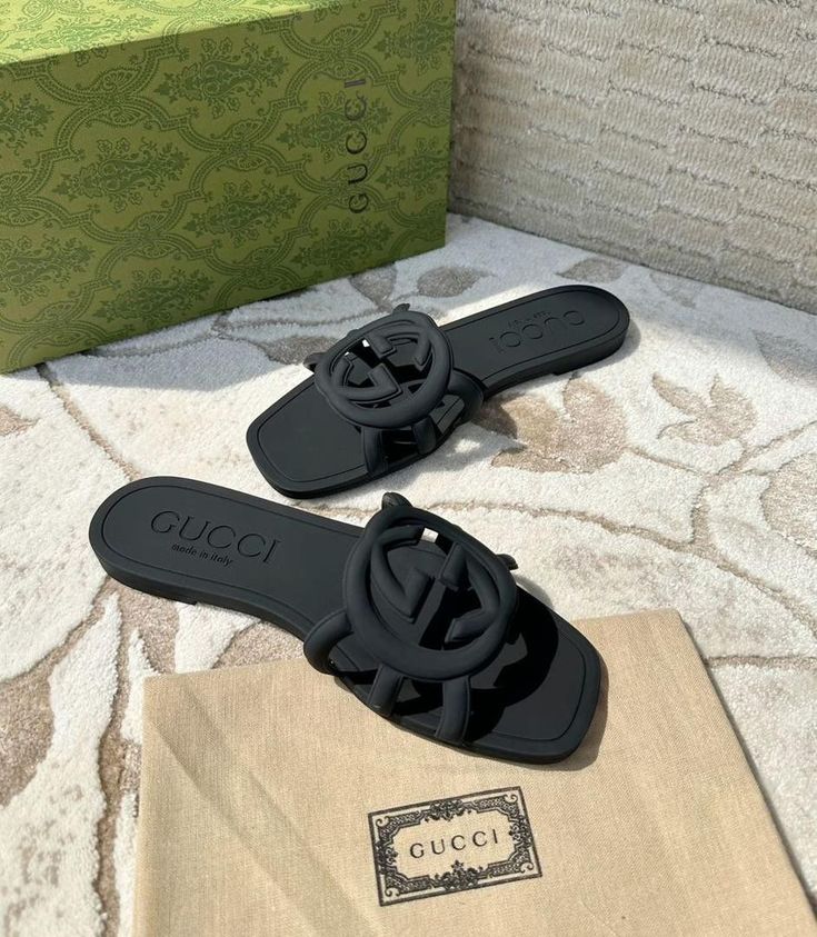 SIGNATURE G LUXE SLIDES