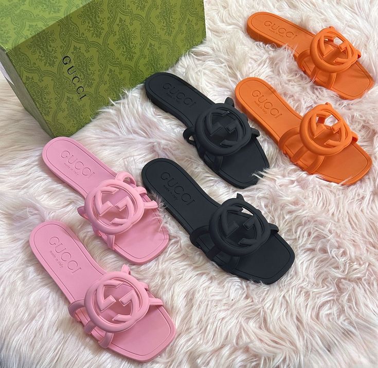 SIGNATURE G LUXE SLIDES
