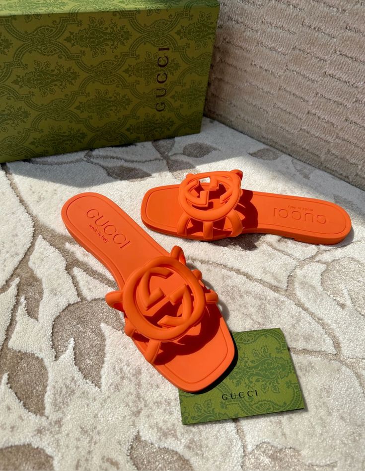 SIGNATURE G LUXE SLIDES